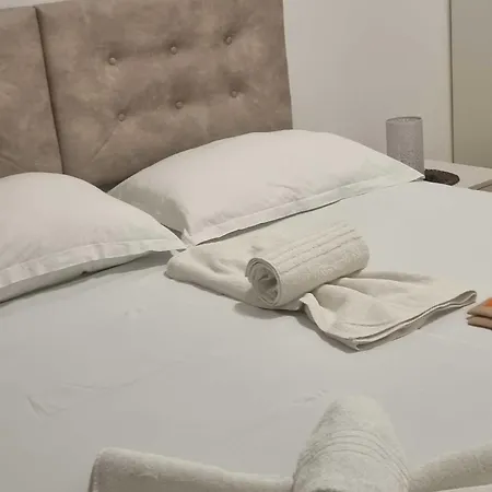 アパート Bella Vista - Two Bedroom With Balcony And Sea View *