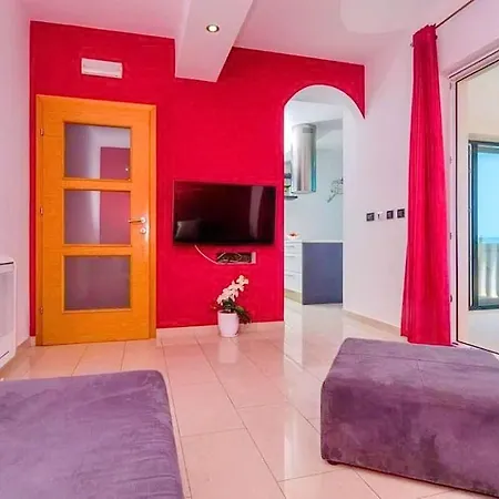 アパート Bella Vista - Two Bedroom With Balcony And Sea View