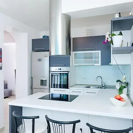 Bella Vista - Two Bedroom With Balcony And Sea View Apartment Potomje