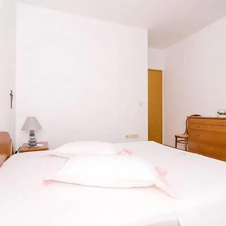 Apartment Bella Vista - Two Bedroom With Balcony And Sea View